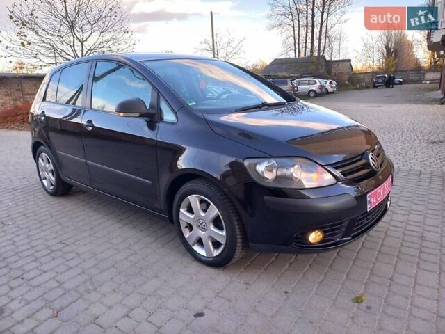 Черный Фольксваген Гольф, объемом двигателя 1.6 л и пробегом 200 тыс. км за 5650 $, фото 19 на Automoto.ua