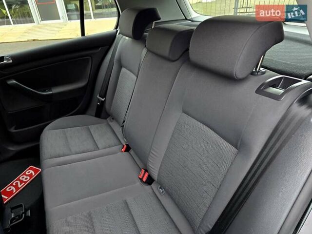 Чорний Фольксваген Гольф, об'ємом двигуна 1.6 л та пробігом 230 тис. км за 6450 $, фото 122 на Automoto.ua