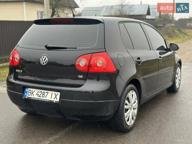 Чорний Фольксваген Гольф, об'ємом двигуна 1.6 л та пробігом 251 тис. км за 6299 $, фото 5 на Automoto.ua