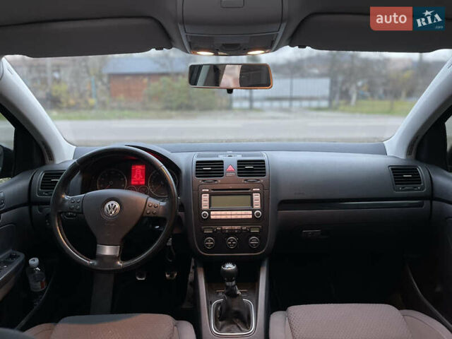 Чорний Фольксваген Гольф, об'ємом двигуна 1.4 л та пробігом 170 тис. км за 6250 $, фото 26 на Automoto.ua