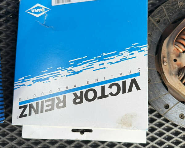 Черный Фольксваген Гольф, объемом двигателя 1.6 л и пробегом 242 тыс. км за 6750 $, фото 27 на Automoto.ua