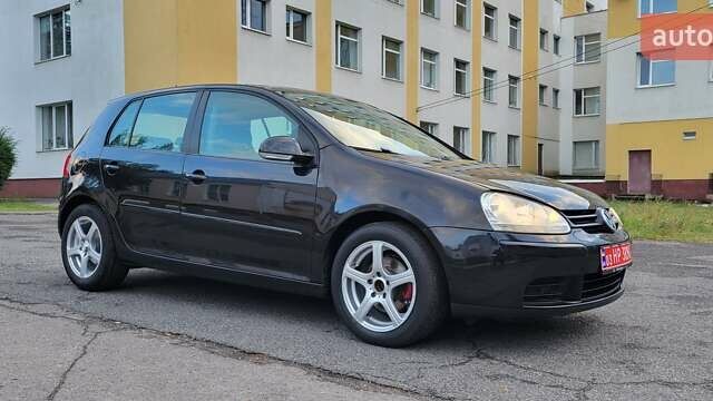 Черный Фольксваген Гольф, объемом двигателя 1.6 л и пробегом 221 тыс. км за 5750 $, фото 5 на Automoto.ua