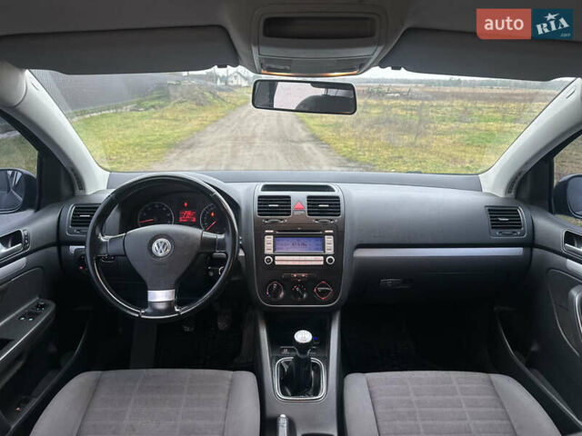 Чорний Фольксваген Гольф, об'ємом двигуна 1.6 л та пробігом 251 тис. км за 6299 $, фото 19 на Automoto.ua