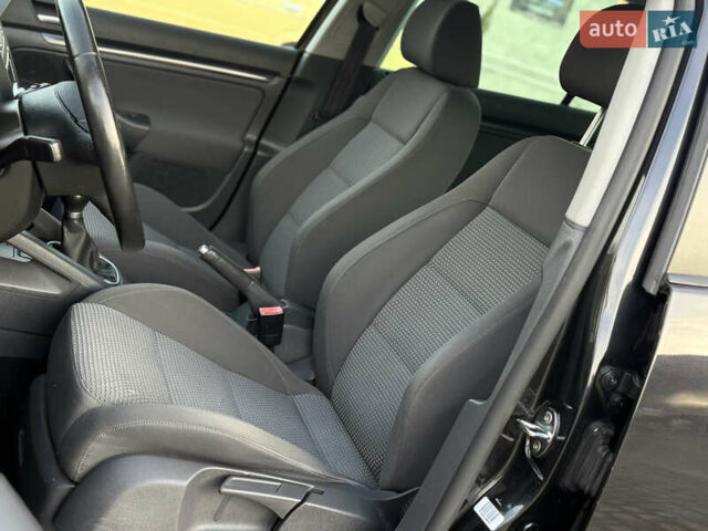 Черный Фольксваген Гольф, объемом двигателя 1.6 л и пробегом 182 тыс. км за 6350 $, фото 50 на Automoto.ua