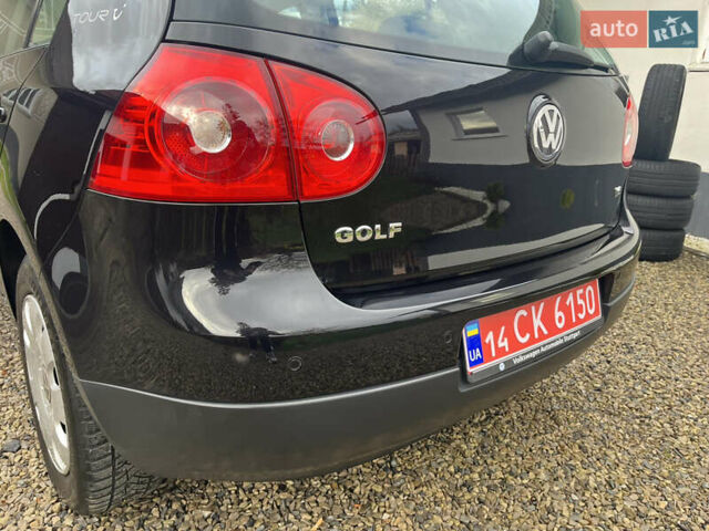 Черный Фольксваген Гольф, объемом двигателя 1.6 л и пробегом 253 тыс. км за 6250 $, фото 39 на Automoto.ua