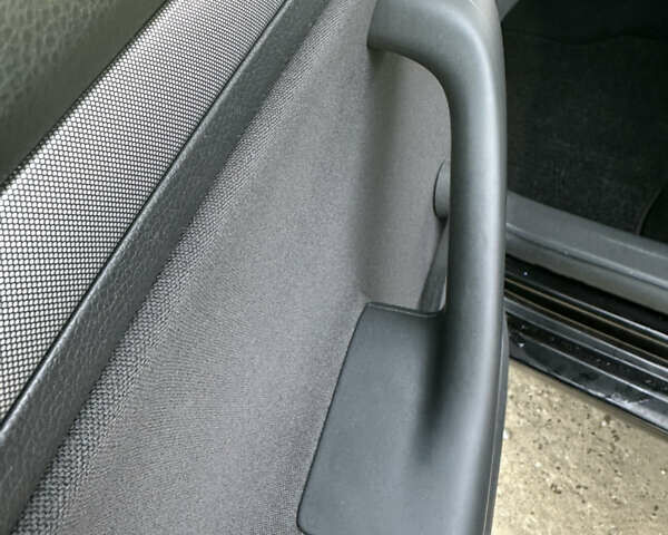 Черный Фольксваген Гольф, объемом двигателя 1.6 л и пробегом 227 тыс. км за 6299 $, фото 33 на Automoto.ua