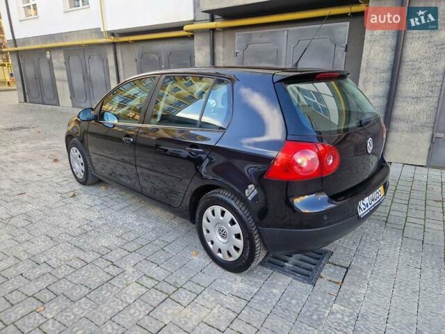 Черный Фольксваген Гольф, объемом двигателя 1.6 л и пробегом 255 тыс. км за 5950 $, фото 7 на Automoto.ua