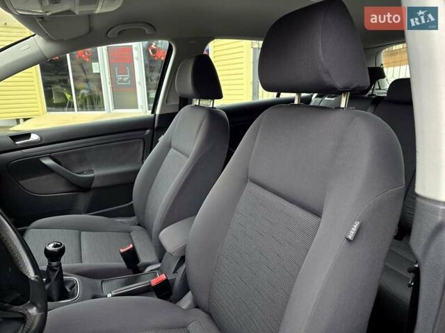 Чорний Фольксваген Гольф, об'ємом двигуна 1.6 л та пробігом 230 тис. км за 6450 $, фото 106 на Automoto.ua