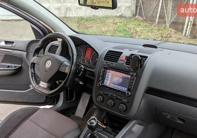 Черный Фольксваген Гольф, объемом двигателя 1.4 л и пробегом 230 тыс. км за 6500 $, фото 16 на Automoto.ua