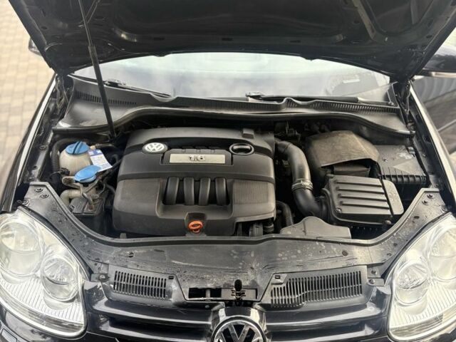 Черный Фольксваген Гольф, объемом двигателя 1.6 л и пробегом 215 тыс. км за 6500 $, фото 21 на Automoto.ua