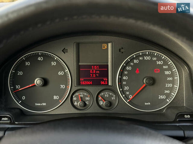Черный Фольксваген Гольф, объемом двигателя 1.6 л и пробегом 182 тыс. км за 6350 $, фото 79 на Automoto.ua