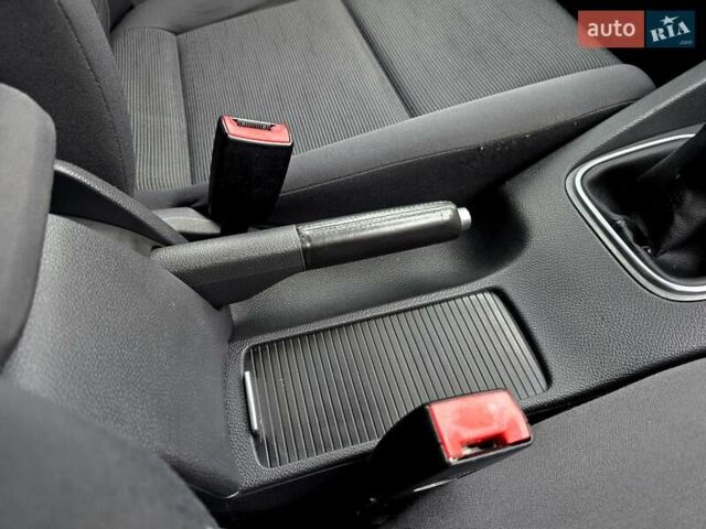 Чорний Фольксваген Гольф, об'ємом двигуна 1.6 л та пробігом 230 тис. км за 6450 $, фото 68 на Automoto.ua