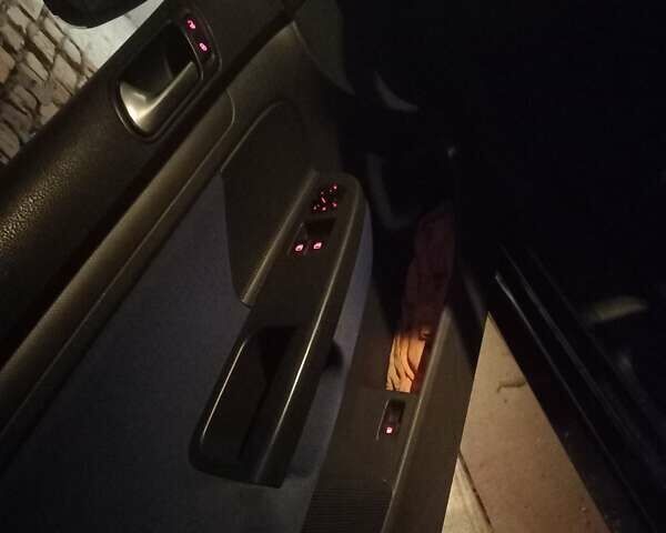 Черный Фольксваген Гольф, объемом двигателя 1.9 л и пробегом 257 тыс. км за 6650 $, фото 43 на Automoto.ua