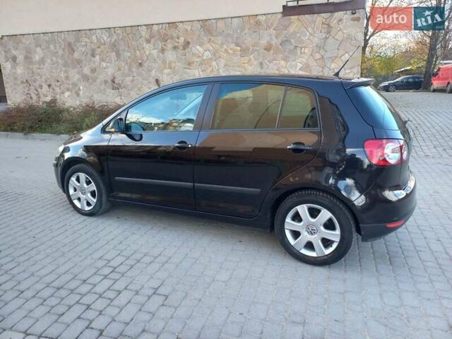 Черный Фольксваген Гольф, объемом двигателя 1.6 л и пробегом 200 тыс. км за 5650 $, фото 13 на Automoto.ua
