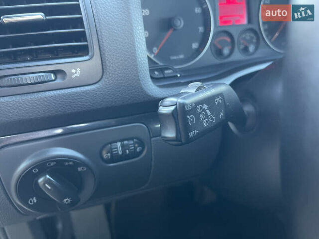 Черный Фольксваген Гольф, объемом двигателя 1.4 л и пробегом 217 тыс. км за 7750 $, фото 33 на Automoto.ua