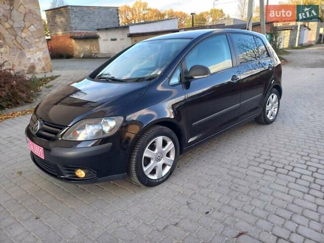 Черный Фольксваген Гольф, объемом двигателя 1.6 л и пробегом 200 тыс. км за 5650 $, фото 10 на Automoto.ua