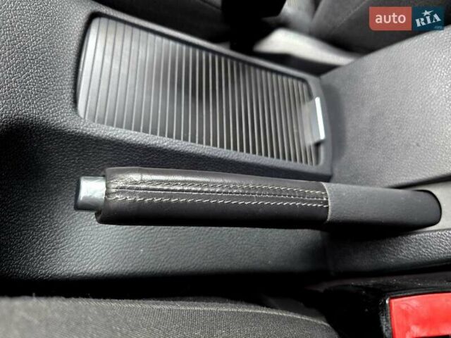 Чорний Фольксваген Гольф, об'ємом двигуна 1.6 л та пробігом 230 тис. км за 6450 $, фото 112 на Automoto.ua