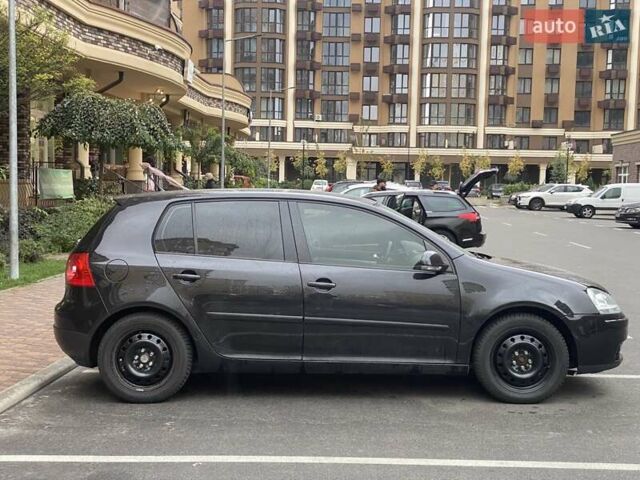 Черный Фольксваген Гольф, объемом двигателя 1.6 л и пробегом 262 тыс. км за 6100 $, фото 4 на Automoto.ua