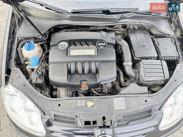 Черный Фольксваген Гольф, объемом двигателя 1.6 л и пробегом 218 тыс. км за 5900 $, фото 20 на Automoto.ua