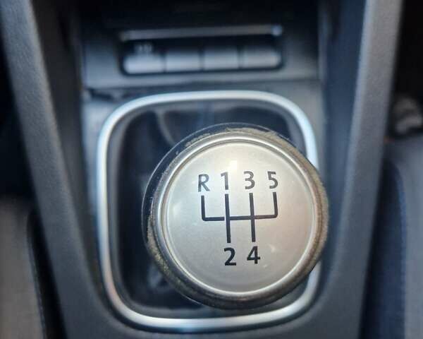 Черный Фольксваген Гольф, объемом двигателя 1.6 л и пробегом 255 тыс. км за 5950 $, фото 61 на Automoto.ua