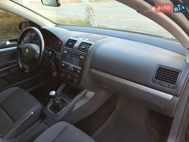 Черный Фольксваген Гольф, объемом двигателя 1.39 л и пробегом 220 тыс. км за 6400 $, фото 34 на Automoto.ua