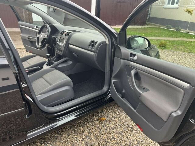 Чорний Фольксваген Гольф, об'ємом двигуна 0 л та пробігом 252 тис. км за 6250 $, фото 5 на Automoto.ua