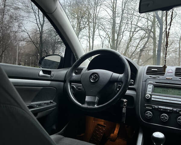 Чорний Фольксваген Гольф, об'ємом двигуна 1.6 л та пробігом 270 тис. км за 6800 $, фото 26 на Automoto.ua