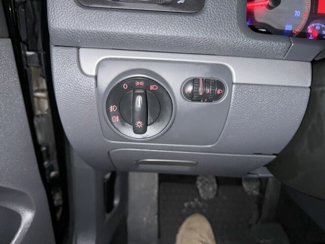 Фольксваген Гольф 2007 у Шостке на Automoto.ua Чорний Фольксваген Гольф, об'ємом двигуна 1.4 л та пробігом 220 тис. км за 5200 $, фото 14 на Automoto.ua