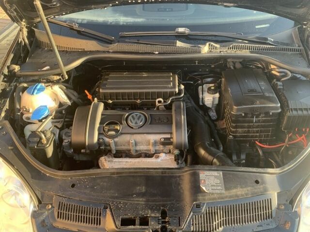 Черный Фольксваген Гольф, объемом двигателя 1.4 л и пробегом 222 тыс. км за 5700 $, фото 4 на Automoto.ua