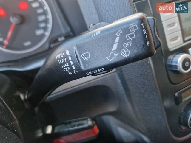 Черный Фольксваген Гольф, объемом двигателя 1.6 л и пробегом 255 тыс. км за 5950 $, фото 58 на Automoto.ua