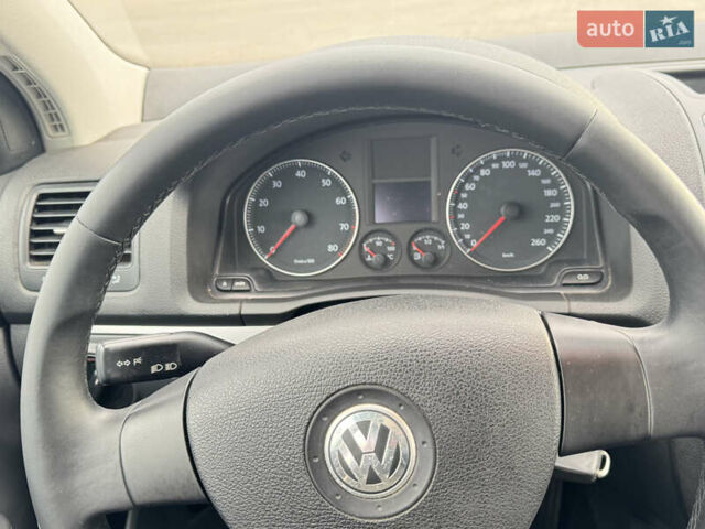Черный Фольксваген Гольф, объемом двигателя 1.6 л и пробегом 218 тыс. км за 5900 $, фото 18 на Automoto.ua
