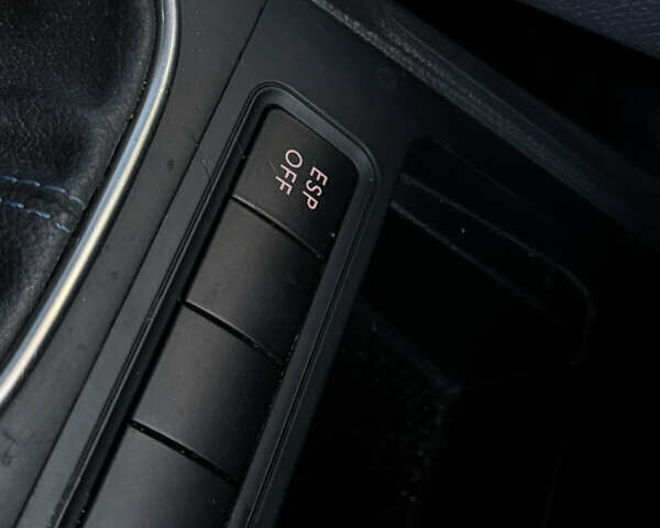 Чорний Фольксваген Гольф, об'ємом двигуна 1.39 л та пробігом 239 тис. км за 5950 $, фото 16 на Automoto.ua