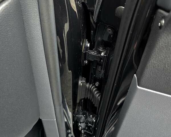 Чорний Фольксваген Гольф, об'ємом двигуна 1.6 л та пробігом 230 тис. км за 6450 $, фото 90 на Automoto.ua