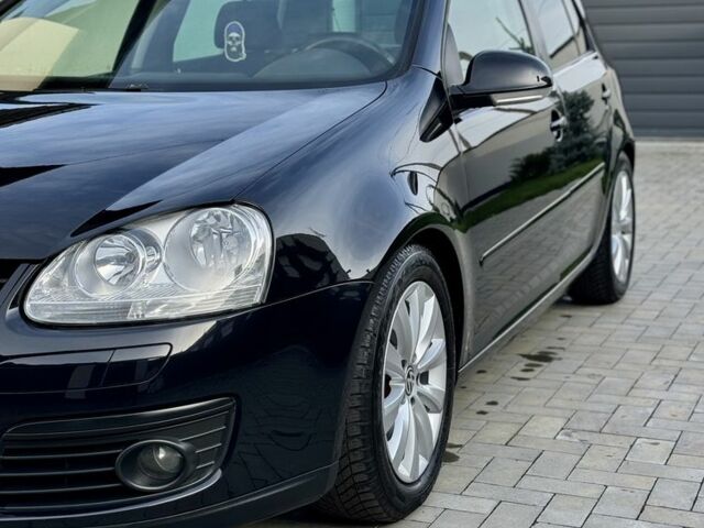 Черный Фольксваген Гольф, объемом двигателя 1.4 л и пробегом 171 тыс. км за 6999 $, фото 1 на Automoto.ua