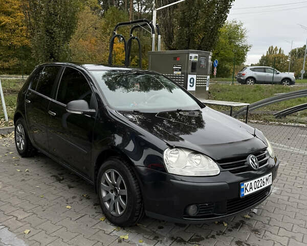 Черный Фольксваген Гольф, объемом двигателя 1.6 л и пробегом 243 тыс. км за 6300 $, фото 1 на Automoto.ua
