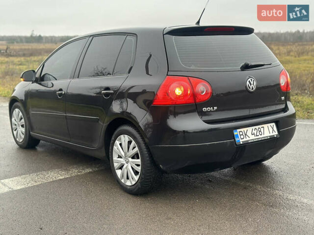 Чорний Фольксваген Гольф, об'ємом двигуна 1.6 л та пробігом 251 тис. км за 6299 $, фото 6 на Automoto.ua