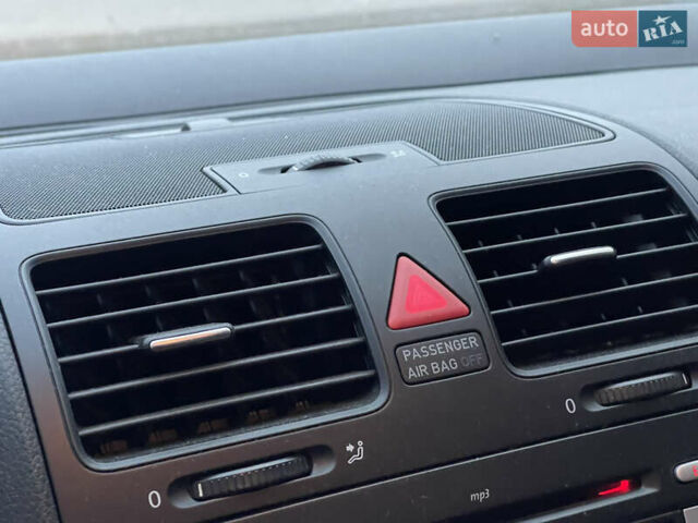 Чорний Фольксваген Гольф, об'ємом двигуна 1.4 л та пробігом 170 тис. км за 6250 $, фото 46 на Automoto.ua