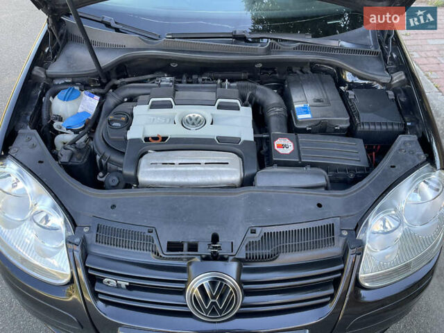 Черный Фольксваген Гольф, объемом двигателя 1.4 л и пробегом 217 тыс. км за 7750 $, фото 16 на Automoto.ua