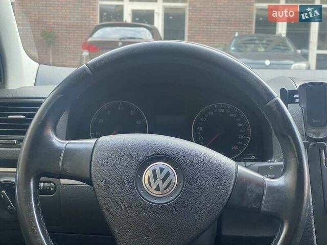 Черный Фольксваген Гольф, объемом двигателя 1.6 л и пробегом 262 тыс. км за 6100 $, фото 20 на Automoto.ua