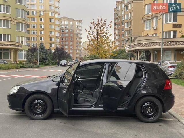 Черный Фольксваген Гольф, объемом двигателя 1.6 л и пробегом 262 тыс. км за 6100 $, фото 3 на Automoto.ua