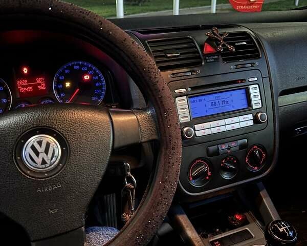 Черный Фольксваген Гольф, объемом двигателя 1.39 л и пробегом 193 тыс. км за 4700 $, фото 25 на Automoto.ua