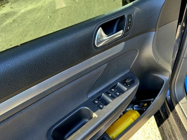 Чорний Фольксваген Гольф, об'ємом двигуна 1.4 л та пробігом 295 тис. км за 5800 $, фото 8 на Automoto.ua