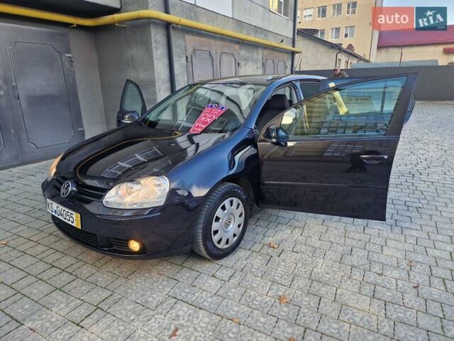 Черный Фольксваген Гольф, объемом двигателя 1.6 л и пробегом 255 тыс. км за 5950 $, фото 21 на Automoto.ua