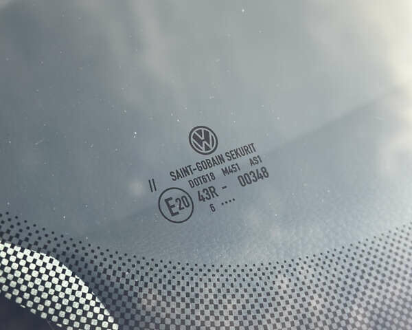 Черный Фольксваген Гольф, объемом двигателя 1.6 л и пробегом 232 тыс. км за 5750 $, фото 37 на Automoto.ua