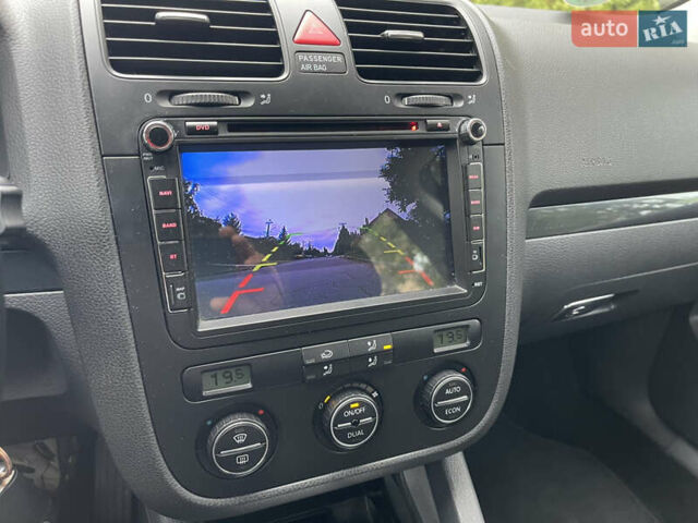 Черный Фольксваген Гольф, объемом двигателя 1.4 л и пробегом 217 тыс. км за 7750 $, фото 12 на Automoto.ua