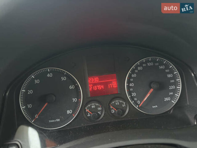 Черный Фольксваген Гольф, объемом двигателя 1.6 л и пробегом 213 тыс. км за 5850 $, фото 14 на Automoto.ua