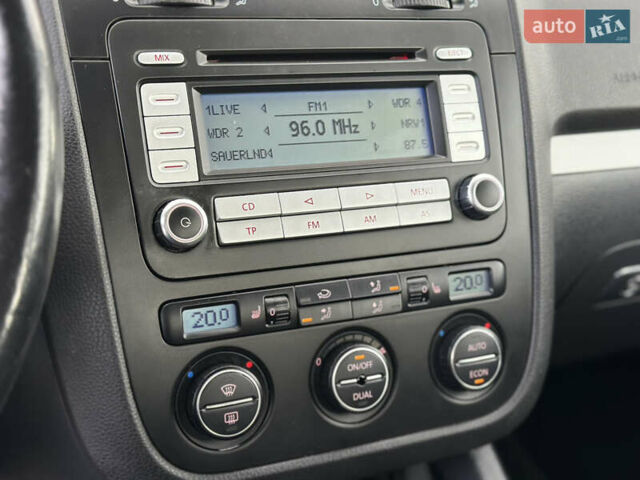 Черный Фольксваген Гольф, объемом двигателя 1.4 л и пробегом 191 тыс. км за 5550 $, фото 12 на Automoto.ua