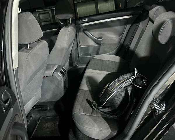 Черный Фольксваген Гольф, объемом двигателя 1.9 л и пробегом 190 тыс. км за 7200 $, фото 6 на Automoto.ua