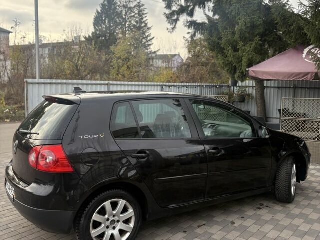 Черный Фольксваген Гольф, объемом двигателя 1.6 л и пробегом 215 тыс. км за 6500 $, фото 4 на Automoto.ua