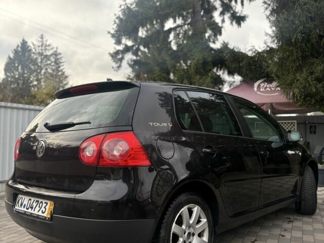 Черный Фольксваген Гольф, объемом двигателя 1.6 л и пробегом 215 тыс. км за 6500 $, фото 5 на Automoto.ua